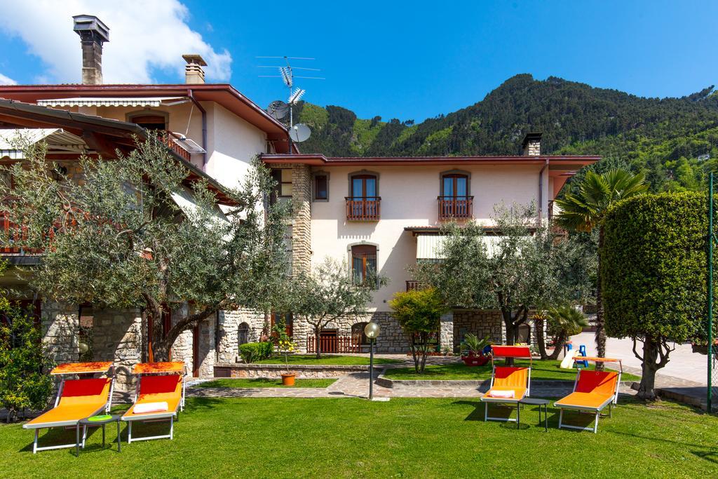 Villa Mariarosa Apartments Tignale Exteriör bild