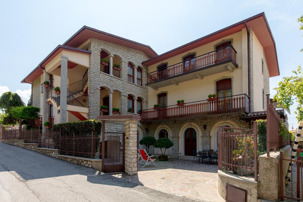Villa Mariarosa Apartments Tignale Exteriör bild
