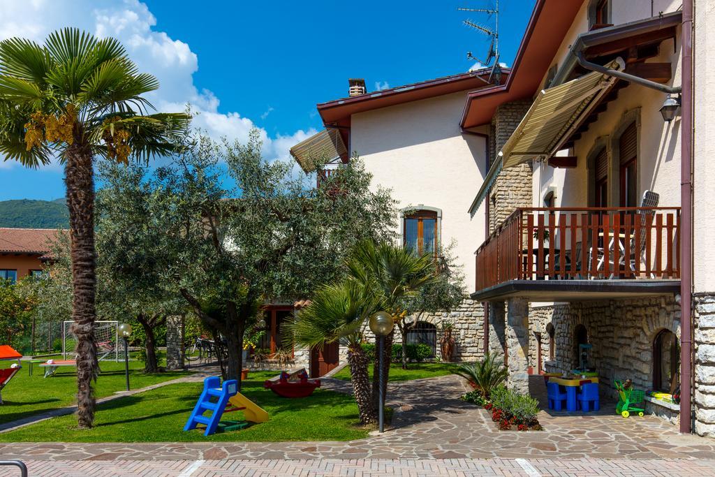 Villa Mariarosa Apartments Tignale Exteriör bild